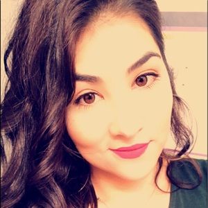 Meet your Posher, Rebeca